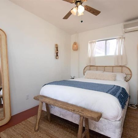 Renovated Lodge - Room 2 With Pool Access Joshua Tree Kültér fotó