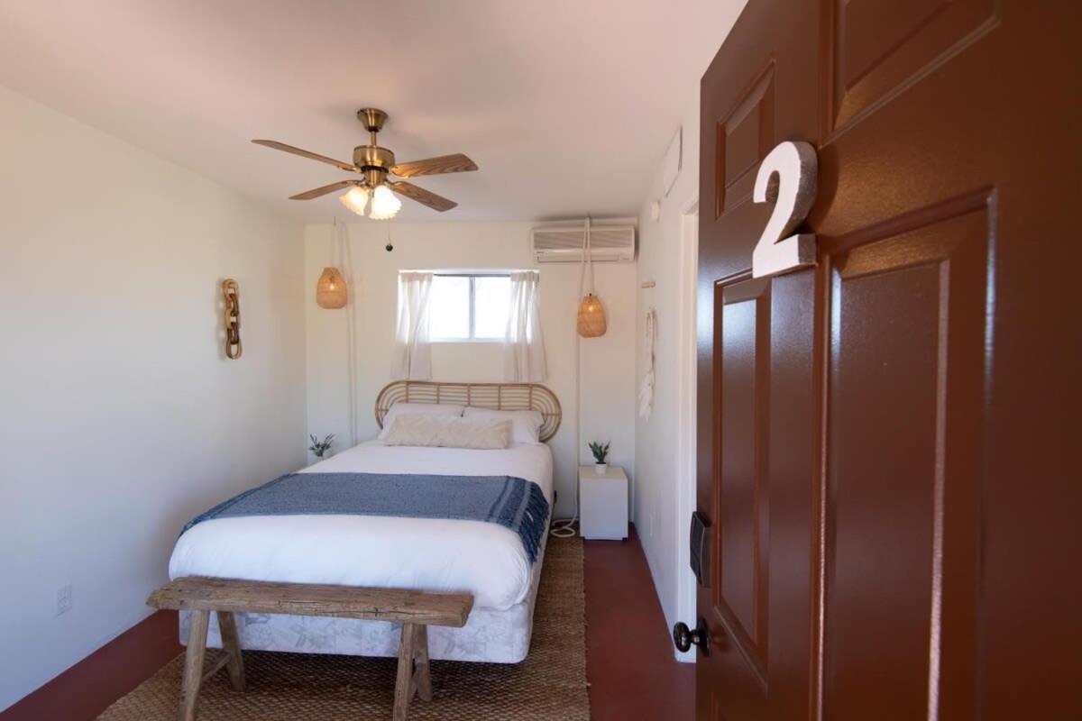 Renovated Lodge - Room 2 With Pool Access Joshua Tree Kültér fotó