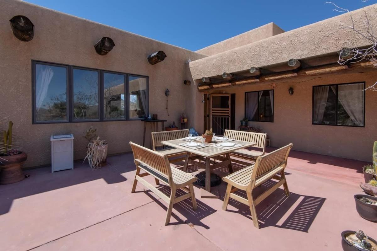 Renovated Lodge - Room 2 With Pool Access Joshua Tree Kültér fotó